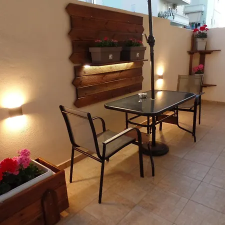 Ellis With Private Entrance And Veranda アパート